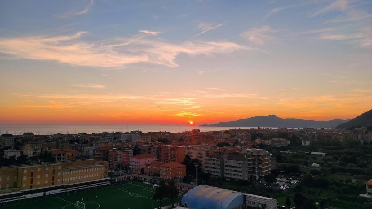 Super Vista Al Grattacielo Di Lavagna Apartment ภายนอก รูปภาพ