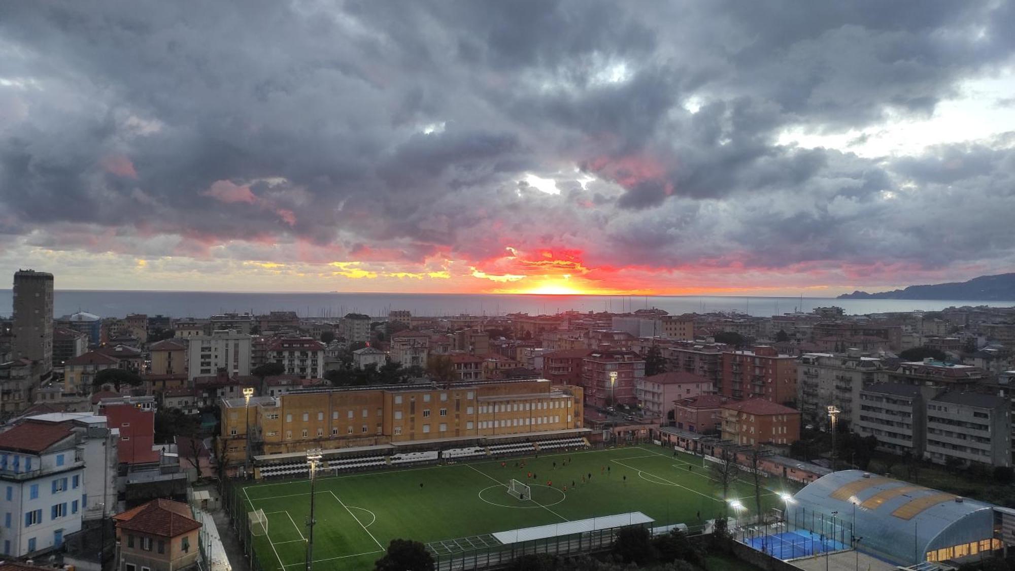 Super Vista Al Grattacielo Di Lavagna Apartment ภายนอก รูปภาพ