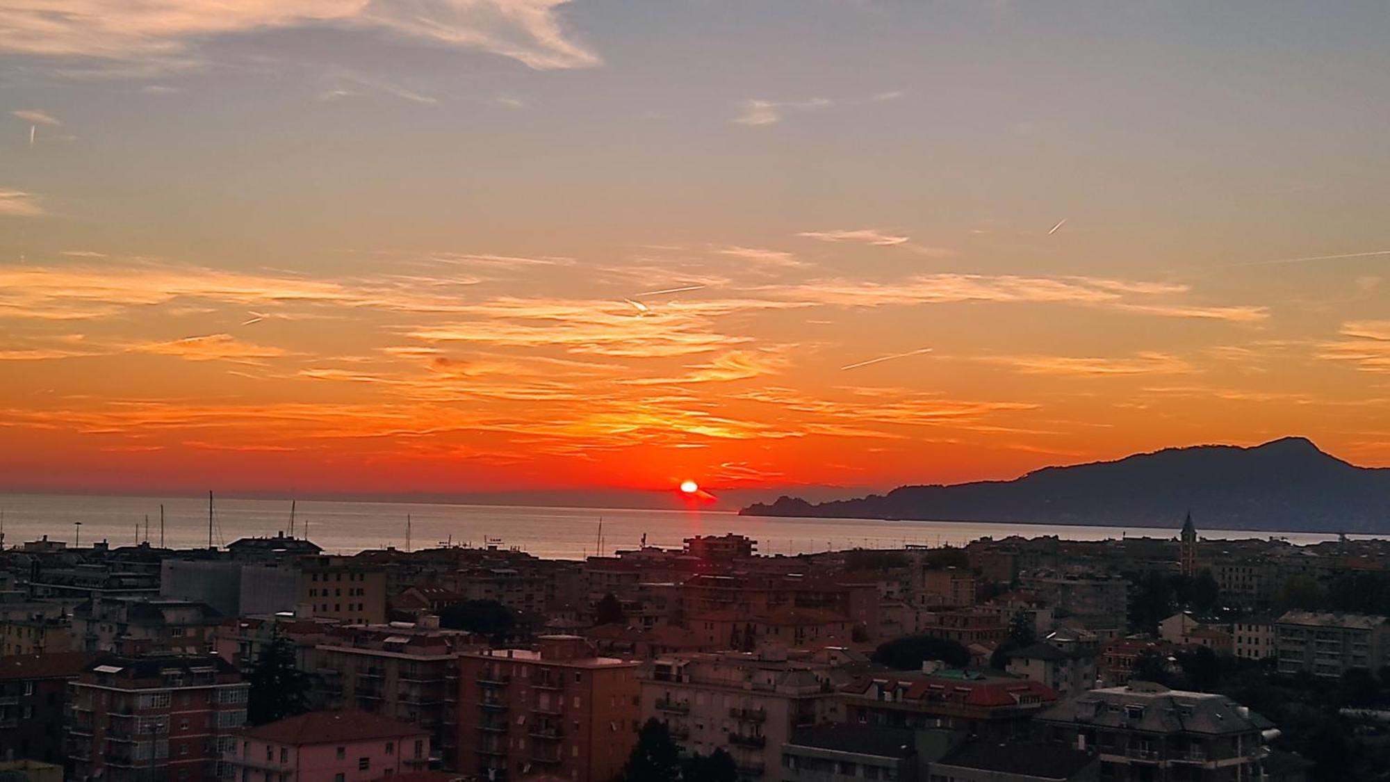 Super Vista Al Grattacielo Di Lavagna Apartment ภายนอก รูปภาพ